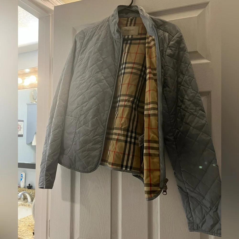Burberry rain jacket - Picture 3 of 12